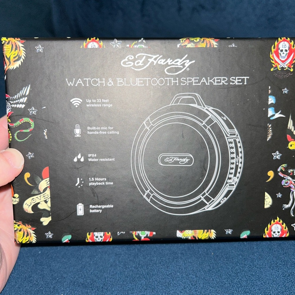 Ed Hardy Gold Skull Watch with Black Speaker - Picture 6 of 9